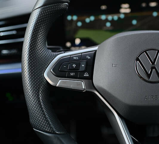 Серый Фольксваген Туарег, объемом двигателя 2.97 л и пробегом 32 тыс. км за 81000 $, фото 47 на Automoto.ua