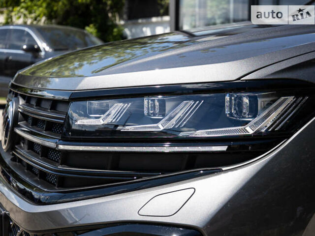 Серый Фольксваген Туарег, объемом двигателя 2.97 л и пробегом 29 тыс. км за 81450 $, фото 14 на Automoto.ua