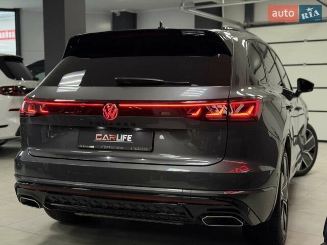 Серый Фольксваген Туарег, объемом двигателя 2.97 л и пробегом 39 тыс. км за 81500 $, фото 20 на Automoto.ua