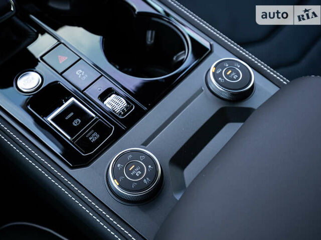 Серый Фольксваген Туарег, объемом двигателя 2.97 л и пробегом 29 тыс. км за 81450 $, фото 57 на Automoto.ua