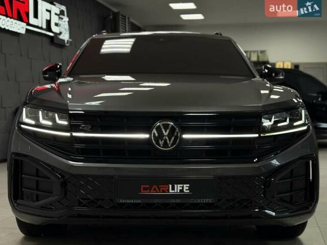 Серый Фольксваген Туарег, объемом двигателя 2.97 л и пробегом 39 тыс. км за 81500 $, фото 11 на Automoto.ua