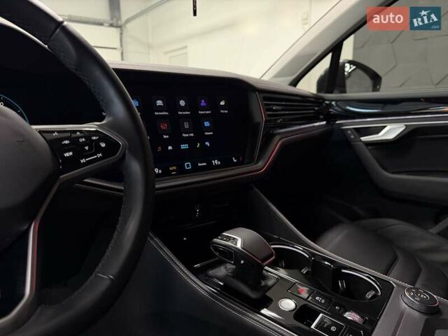 Сірий Фольксваген Туарег, об'ємом двигуна 2.97 л та пробігом 79 тис. км за 59900 $, фото 33 на Automoto.ua