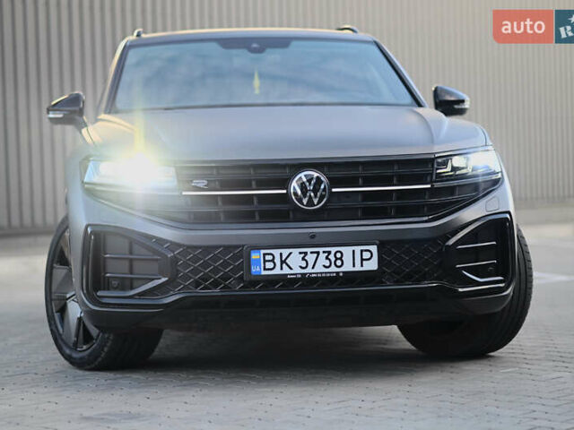 Серый Фольксваген Туарег, объемом двигателя 2.97 л и пробегом 32 тыс. км за 81000 $, фото 10 на Automoto.ua