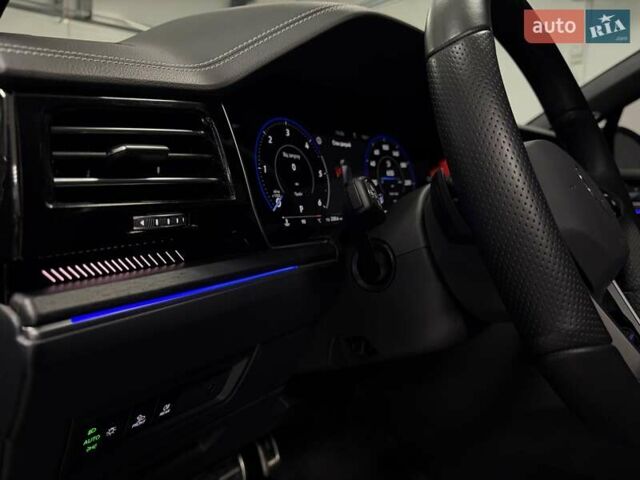 Серый Фольксваген Туарег, объемом двигателя 2.97 л и пробегом 39 тыс. км за 81500 $, фото 32 на Automoto.ua