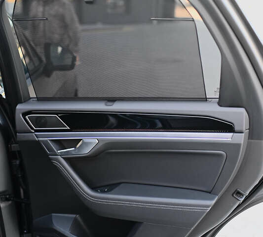 Серый Фольксваген Туарег, объемом двигателя 2.97 л и пробегом 32 тыс. км за 81000 $, фото 52 на Automoto.ua