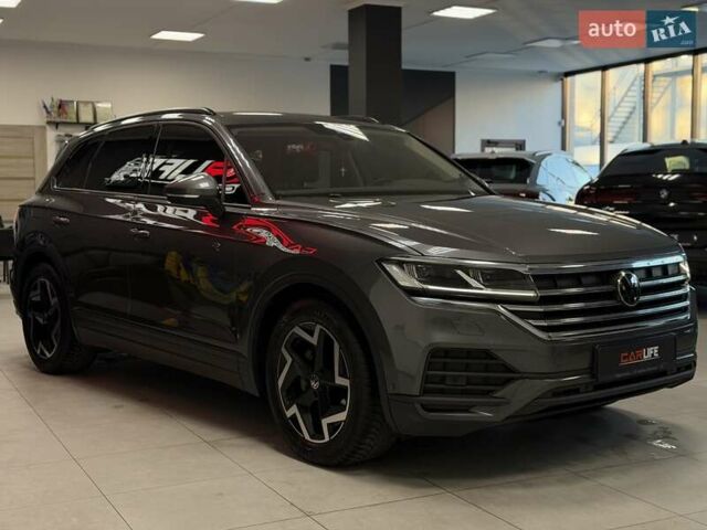 Сірий Фольксваген Туарег, об'ємом двигуна 2.97 л та пробігом 79 тис. км за 59900 $, фото 12 на Automoto.ua