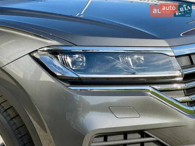 Серый Фольксваген Туарег, объемом двигателя 2.99 л и пробегом 11 тыс. км за 67500 $, фото 11 на Automoto.ua