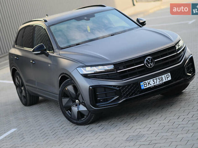 Серый Фольксваген Туарег, объемом двигателя 2.97 л и пробегом 32 тыс. км за 81000 $, фото 11 на Automoto.ua