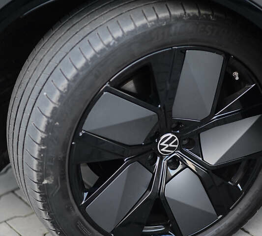 Серый Фольксваген Туарег, объемом двигателя 2.97 л и пробегом 32 тыс. км за 81000 $, фото 26 на Automoto.ua