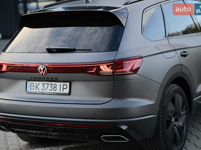Серый Фольксваген Туарег, объемом двигателя 2.97 л и пробегом 32 тыс. км за 81000 $, фото 17 на Automoto.ua