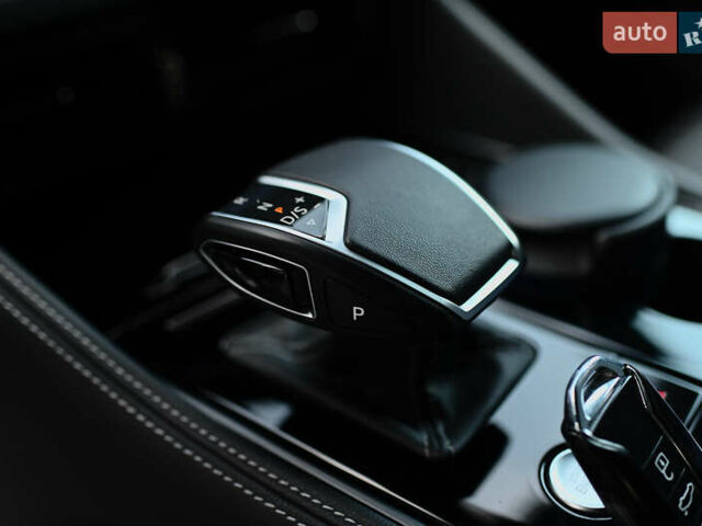 Серый Фольксваген Туарег, объемом двигателя 2.97 л и пробегом 32 тыс. км за 81000 $, фото 57 на Automoto.ua