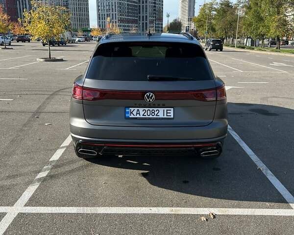 Серый Фольксваген Туарег, объемом двигателя 2.97 л и пробегом 25 тыс. км за 84000 $, фото 2 на Automoto.ua