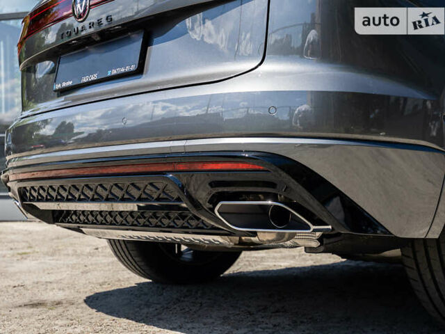 Серый Фольксваген Туарег, объемом двигателя 2.97 л и пробегом 29 тыс. км за 81450 $, фото 23 на Automoto.ua