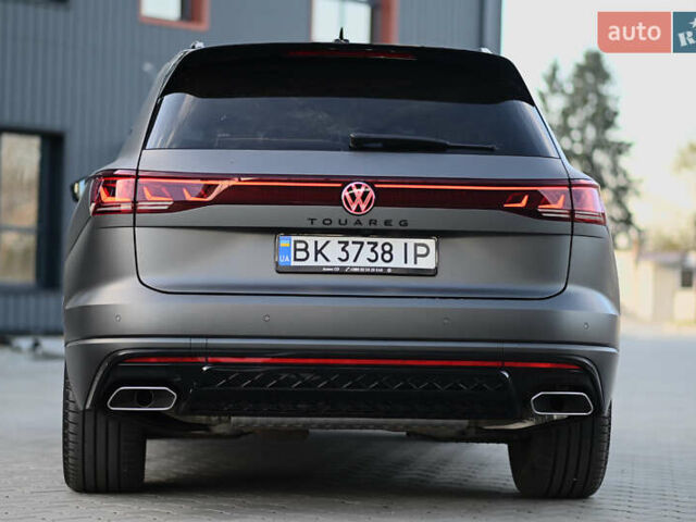 Серый Фольксваген Туарег, объемом двигателя 2.97 л и пробегом 32 тыс. км за 81000 $, фото 18 на Automoto.ua