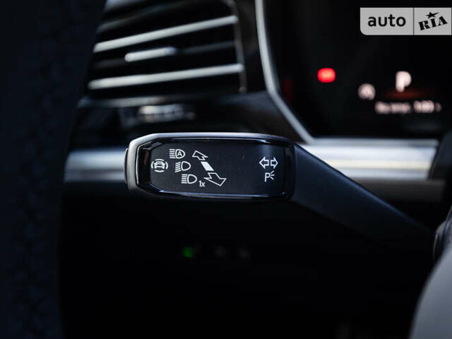 Серый Фольксваген Туарег, объемом двигателя 2.97 л и пробегом 29 тыс. км за 81450 $, фото 30 на Automoto.ua