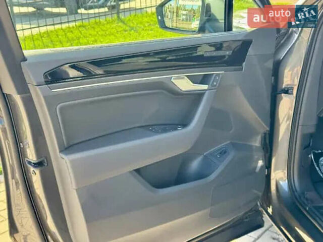 Серый Фольксваген Туарег, объемом двигателя 2.99 л и пробегом 11 тыс. км за 67500 $, фото 8 на Automoto.ua