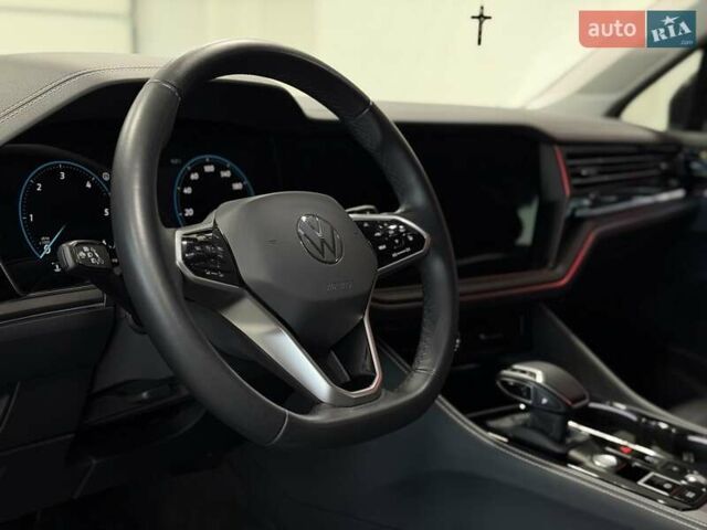 Сірий Фольксваген Туарег, об'ємом двигуна 2.97 л та пробігом 79 тис. км за 59900 $, фото 30 на Automoto.ua