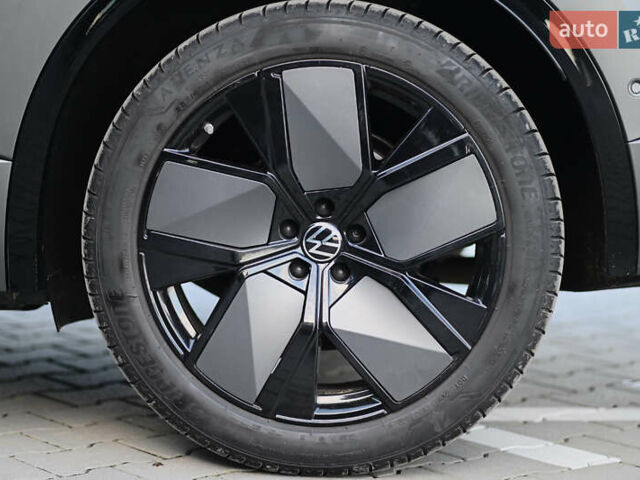 Серый Фольксваген Туарег, объемом двигателя 2.97 л и пробегом 32 тыс. км за 81000 $, фото 23 на Automoto.ua