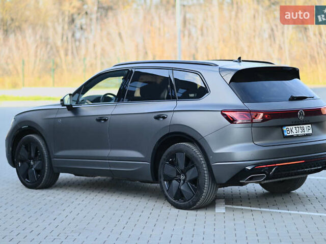 Серый Фольксваген Туарег, объемом двигателя 2.97 л и пробегом 32 тыс. км за 81000 $, фото 15 на Automoto.ua