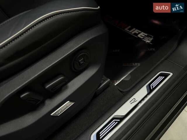 Серый Фольксваген Туарег, объемом двигателя 2.97 л и пробегом 39 тыс. км за 81500 $, фото 66 на Automoto.ua