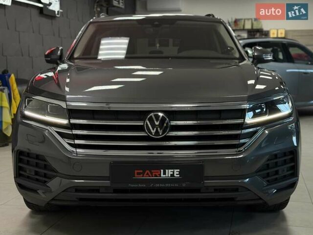 Сірий Фольксваген Туарег, об'ємом двигуна 2.97 л та пробігом 79 тис. км за 59900 $, фото 10 на Automoto.ua