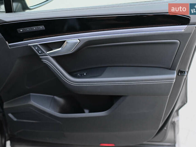 Серый Фольксваген Туарег, объемом двигателя 2.97 л и пробегом 32 тыс. км за 81000 $, фото 54 на Automoto.ua