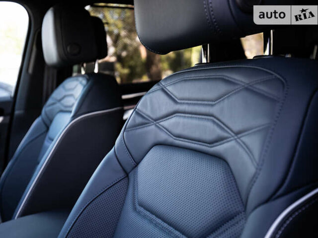 Серый Фольксваген Туарег, объемом двигателя 2.97 л и пробегом 29 тыс. км за 81450 $, фото 35 на Automoto.ua