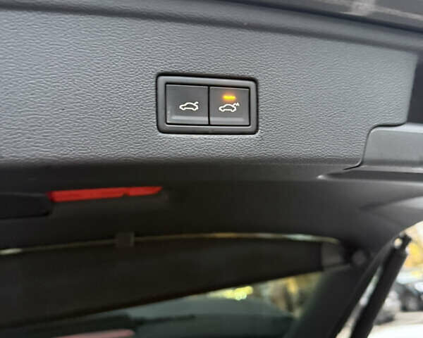 Серый Фольксваген Туарег, объемом двигателя 2.97 л и пробегом 19 тыс. км за 64999 $, фото 19 на Automoto.ua