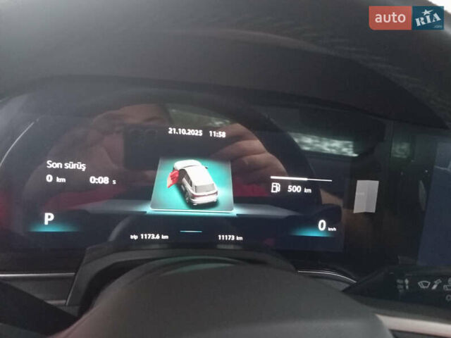 Серый Фольксваген Туарег, объемом двигателя 2.99 л и пробегом 11 тыс. км за 67500 $, фото 2 на Automoto.ua