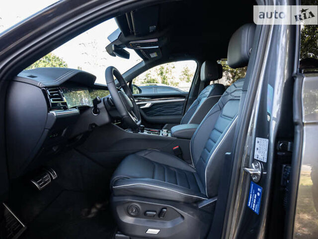 Серый Фольксваген Туарег, объемом двигателя 2.97 л и пробегом 29 тыс. км за 81450 $, фото 34 на Automoto.ua