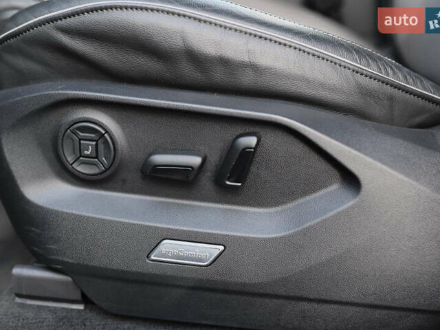 Серый Фольксваген Туарег, объемом двигателя 2.97 л и пробегом 32 тыс. км за 81000 $, фото 42 на Automoto.ua