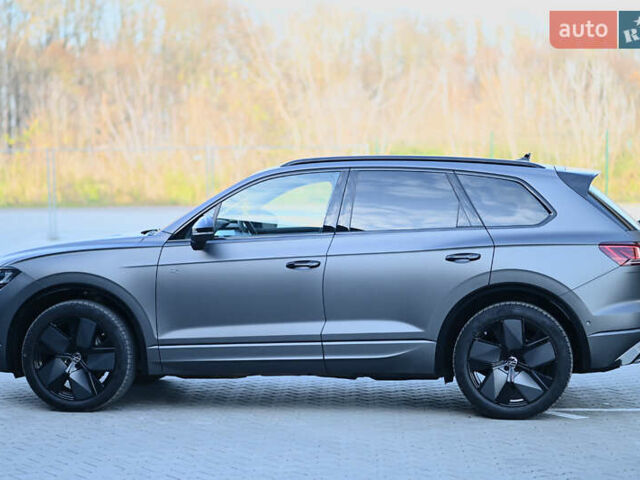 Серый Фольксваген Туарег, объемом двигателя 2.97 л и пробегом 32 тыс. км за 81000 $, фото 14 на Automoto.ua