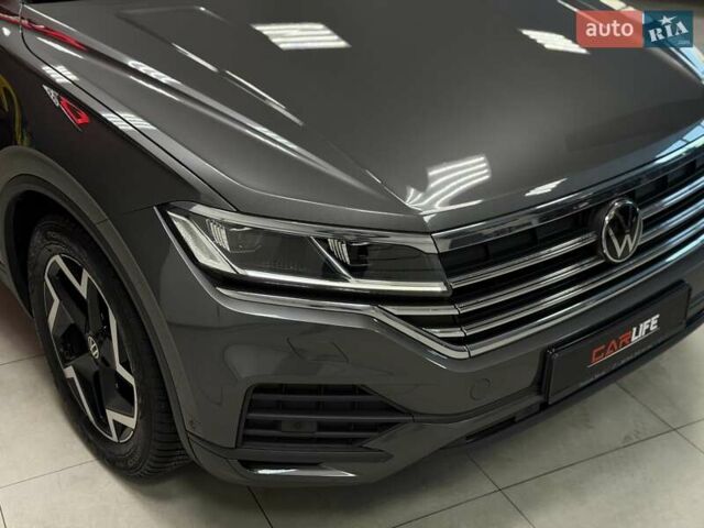 Сірий Фольксваген Туарег, об'ємом двигуна 2.97 л та пробігом 79 тис. км за 59900 $, фото 13 на Automoto.ua