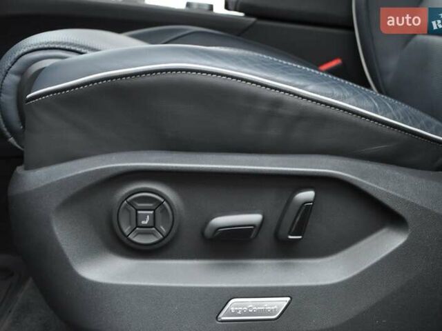 Сірий Фольксваген Туарег, об'ємом двигуна 2.97 л та пробігом 29 тис. км за 78000 $, фото 29 на Automoto.ua