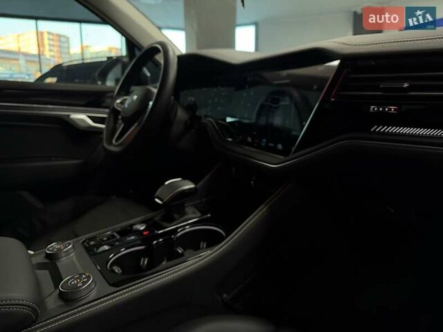 Сірий Фольксваген Туарег, об'ємом двигуна 2.97 л та пробігом 79 тис. км за 59900 $, фото 50 на Automoto.ua