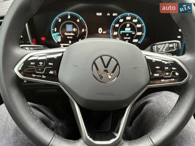 Серый Фольксваген Туарег, объемом двигателя 2.97 л и пробегом 20 тыс. км за 65000 $, фото 13 на Automoto.ua