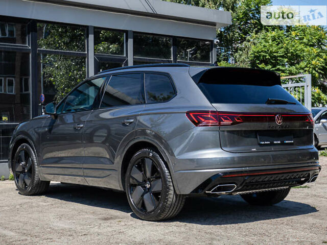 Серый Фольксваген Туарег, объемом двигателя 2.97 л и пробегом 29 тыс. км за 81450 $, фото 9 на Automoto.ua