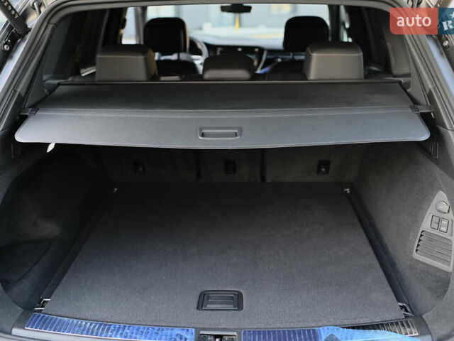 Серый Фольксваген Туарег, объемом двигателя 2.97 л и пробегом 32 тыс. км за 81000 $, фото 63 на Automoto.ua