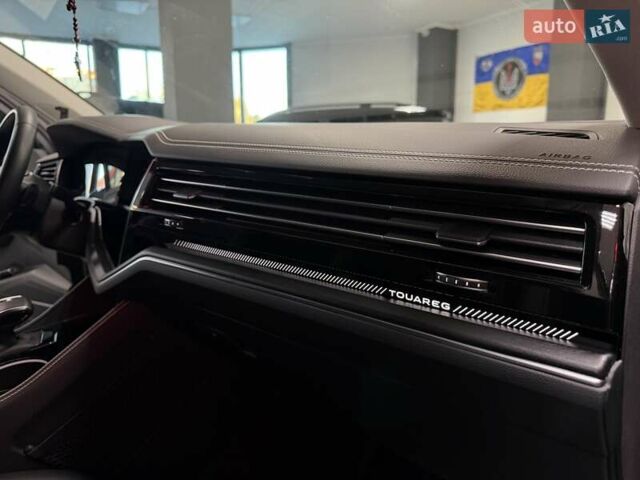 Сірий Фольксваген Туарег, об'ємом двигуна 2.97 л та пробігом 79 тис. км за 59900 $, фото 48 на Automoto.ua