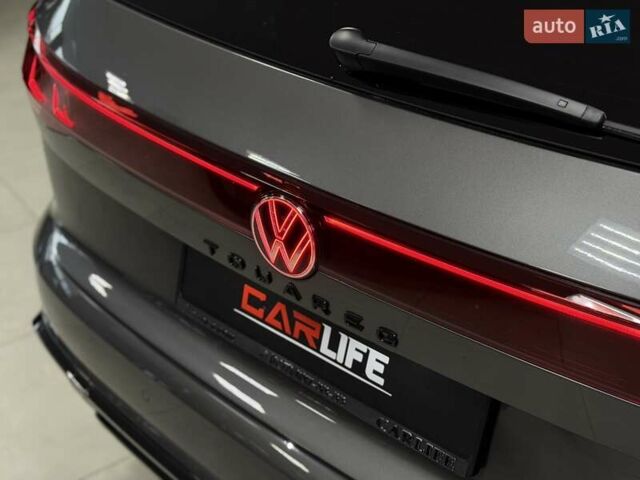 Серый Фольксваген Туарег, объемом двигателя 2.97 л и пробегом 39 тыс. км за 81500 $, фото 21 на Automoto.ua