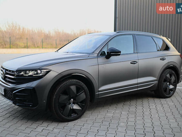 Серый Фольксваген Туарег, объемом двигателя 2.97 л и пробегом 32 тыс. км за 81000 $, фото 20 на Automoto.ua