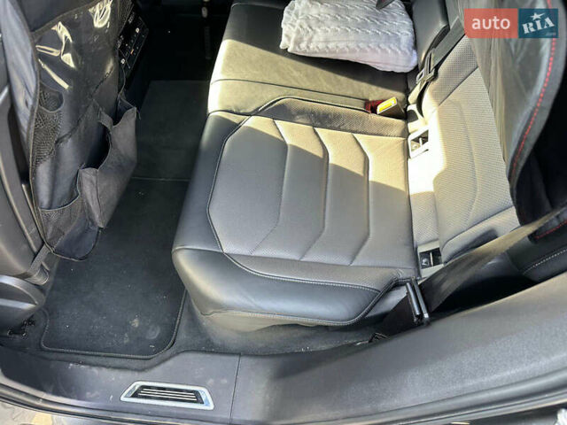 Серый Фольксваген Туарег, объемом двигателя 2.97 л и пробегом 31 тыс. км за 80000 $, фото 7 на Automoto.ua