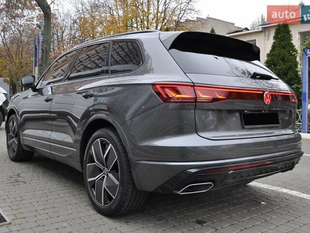 Сірий Фольксваген Туарег, об'ємом двигуна 2.97 л та пробігом 29 тис. км за 78000 $, фото 3 на Automoto.ua