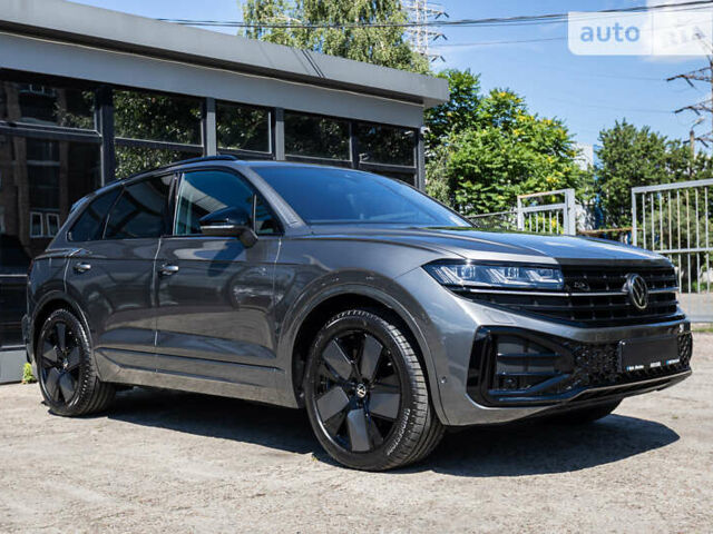 Серый Фольксваген Туарег, объемом двигателя 2.97 л и пробегом 29 тыс. км за 81450 $, фото 7 на Automoto.ua