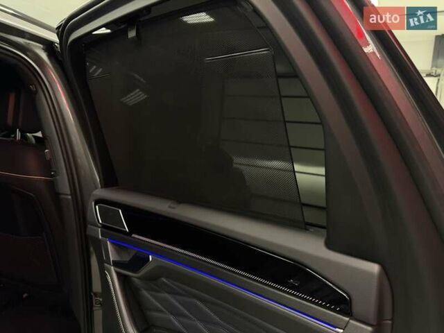 Серый Фольксваген Туарег, объемом двигателя 2.97 л и пробегом 39 тыс. км за 81500 $, фото 62 на Automoto.ua