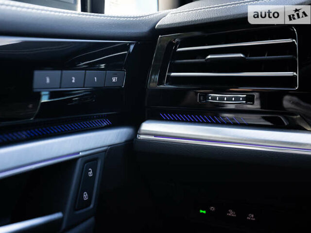 Серый Фольксваген Туарег, объемом двигателя 2.97 л и пробегом 29 тыс. км за 81450 $, фото 33 на Automoto.ua