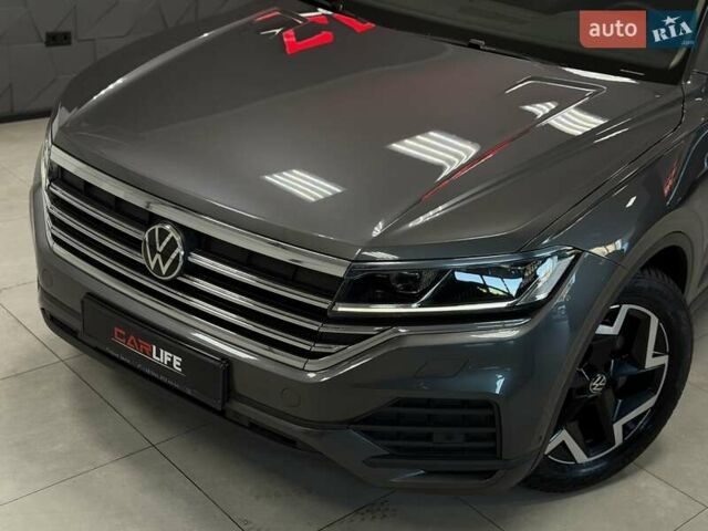 Сірий Фольксваген Туарег, об'ємом двигуна 2.97 л та пробігом 79 тис. км за 59900 $, фото 5 на Automoto.ua