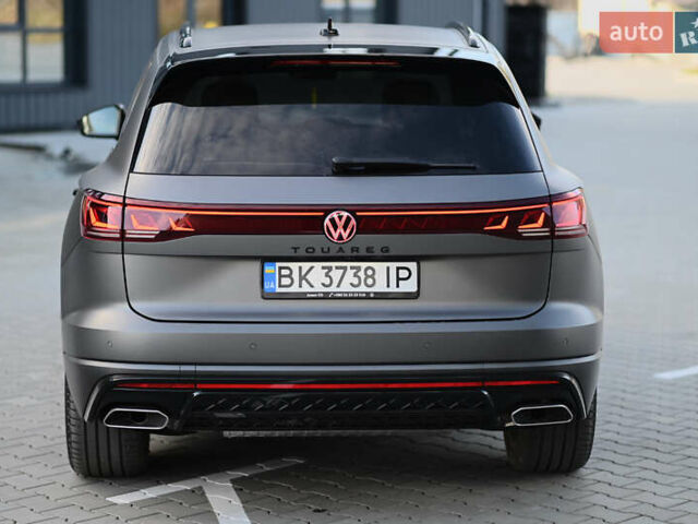 Серый Фольксваген Туарег, объемом двигателя 2.97 л и пробегом 32 тыс. км за 81000 $, фото 16 на Automoto.ua