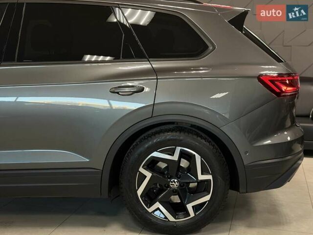 Сірий Фольксваген Туарег, об'ємом двигуна 2.97 л та пробігом 79 тис. км за 59900 $, фото 25 на Automoto.ua