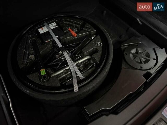 Серый Фольксваген Туарег, объемом двигателя 2.97 л и пробегом 39 тыс. км за 81500 $, фото 70 на Automoto.ua